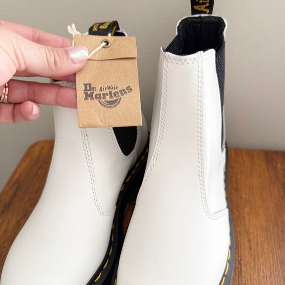 NWT Dr. Martens 2976 Smooth Leather Platform Chelsea Boots White Women's Size 6 - Picture 11 of 12
